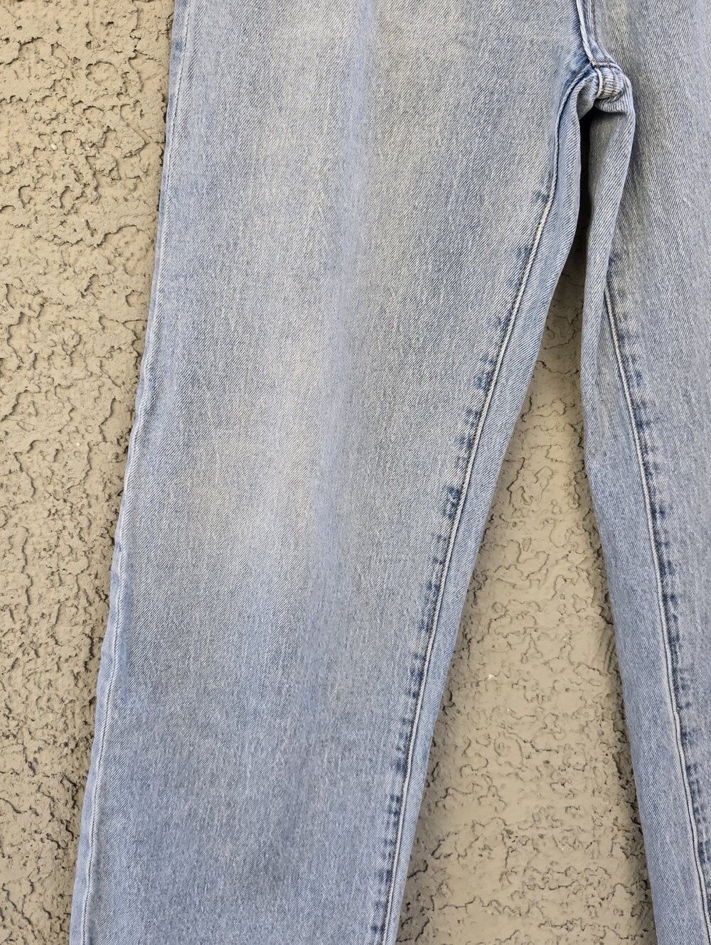 Oliver Logan Aberdeen Light Wash High-Rise Straight Crop Jeans - Light Blue - Picture 6 of 13